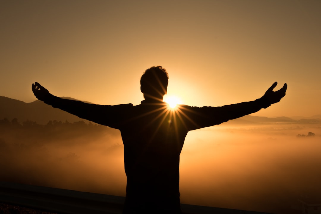 Law of Attraction – Mythos oder Wahrheit? (Und was wirklich dahinter steckt)